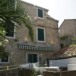Rustic In With Sea-view Apartman Vis