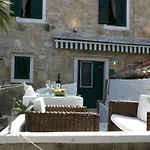 Rustic In With Sea-view *