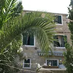 Rustic In With Sea-view