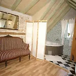 Rustic In With Sea-view Apartman