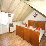 Rustic In With Sea-view Vis