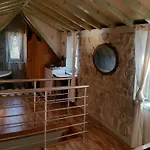 Rustic In With Sea-view Apartman