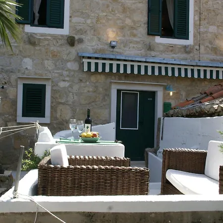 Rustic In With Sea-view *
