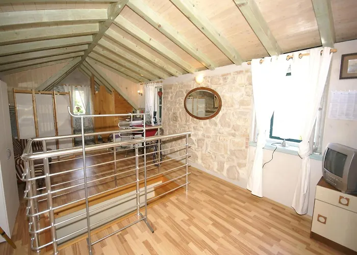 Rustic In With Sea-view