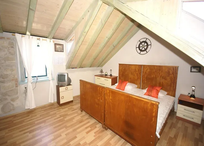 Rustic In With Sea-view Βις